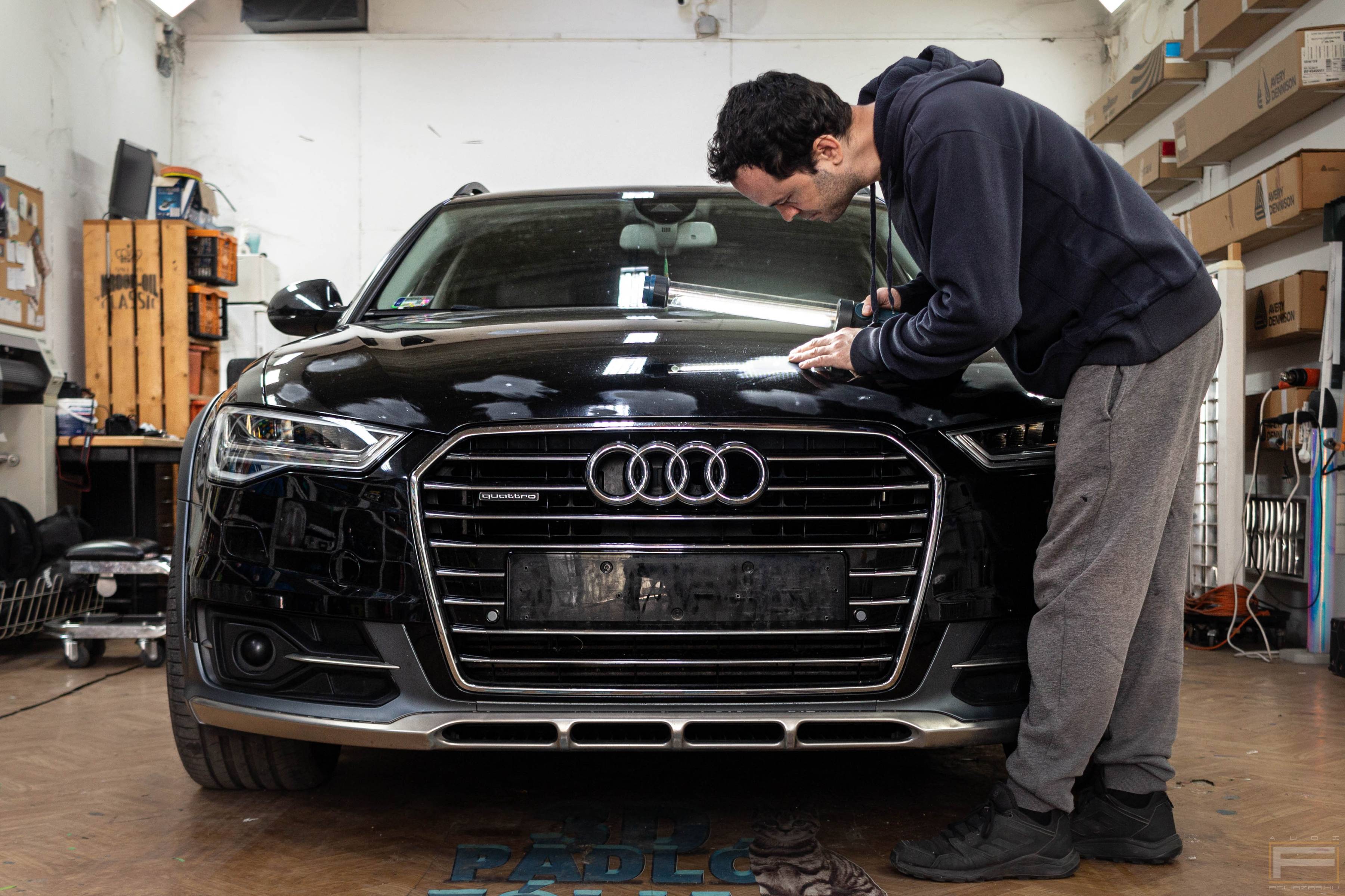 Audi fóliázás - Audi karosszéria vizsgálata fóliázás előtt 1. illusztráció