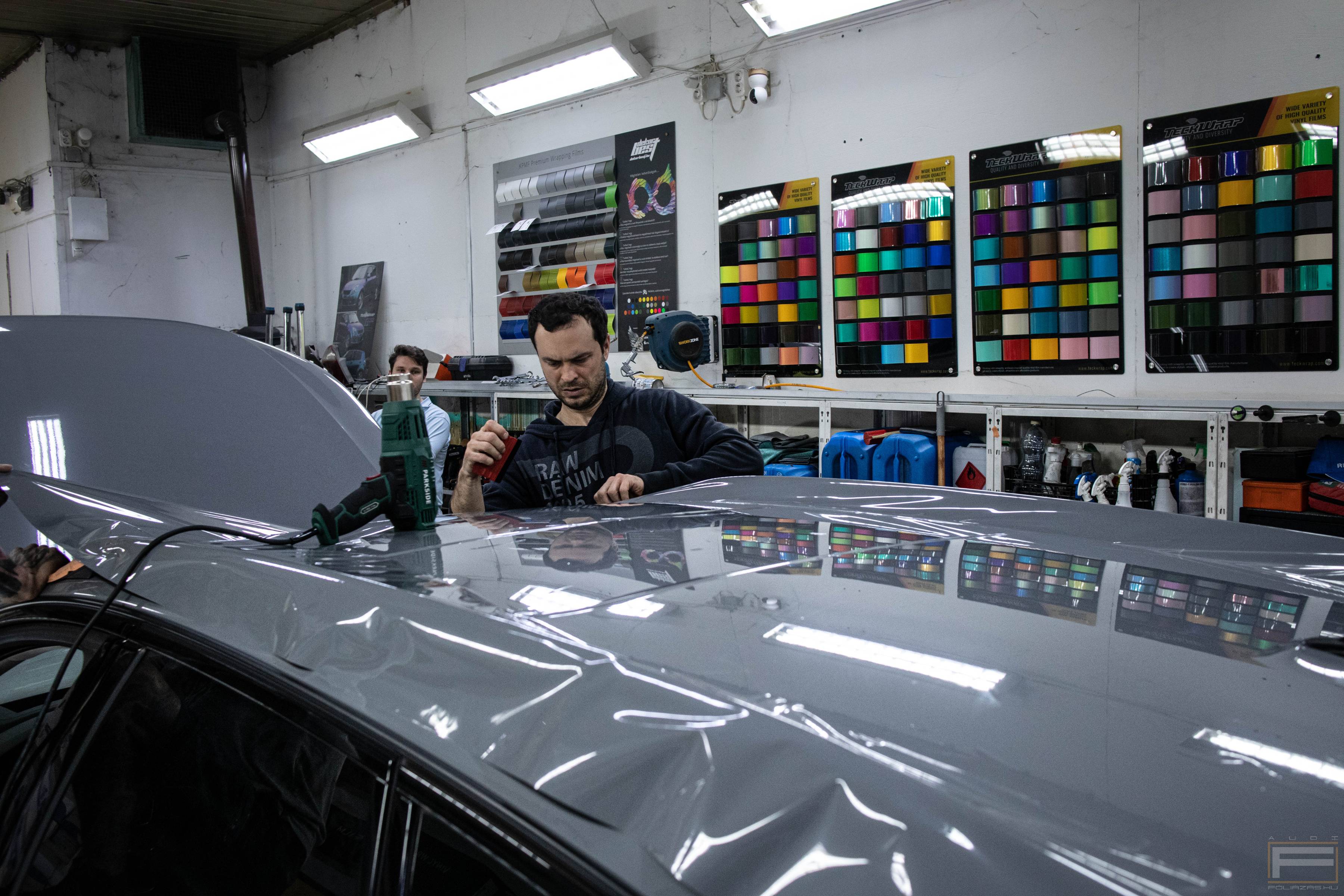 Audi fóliázás - Audi tető fóliázás 1. illusztráció