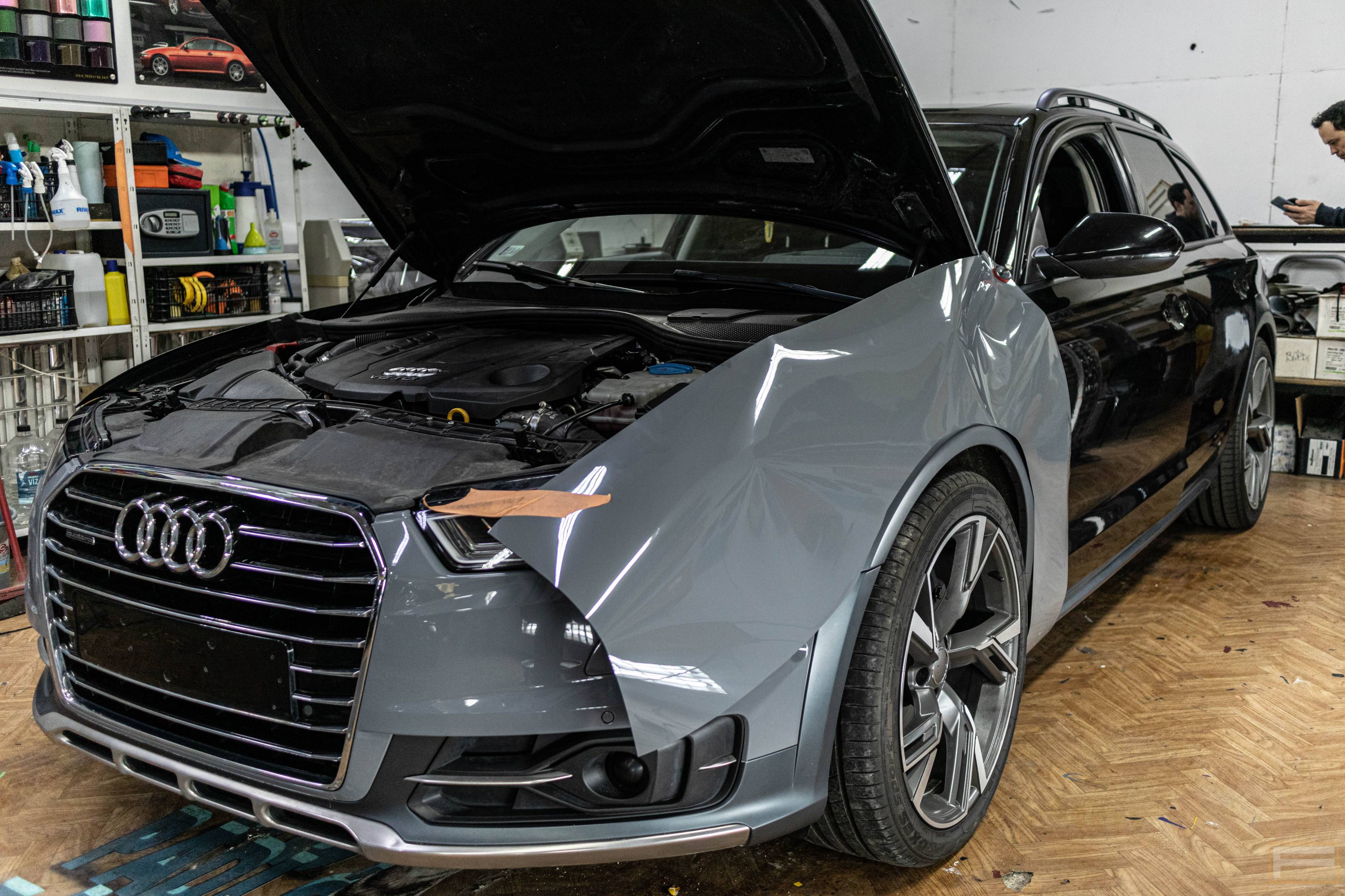 Audi fóliázás telepítése első sárvédőre 1. illusztráció