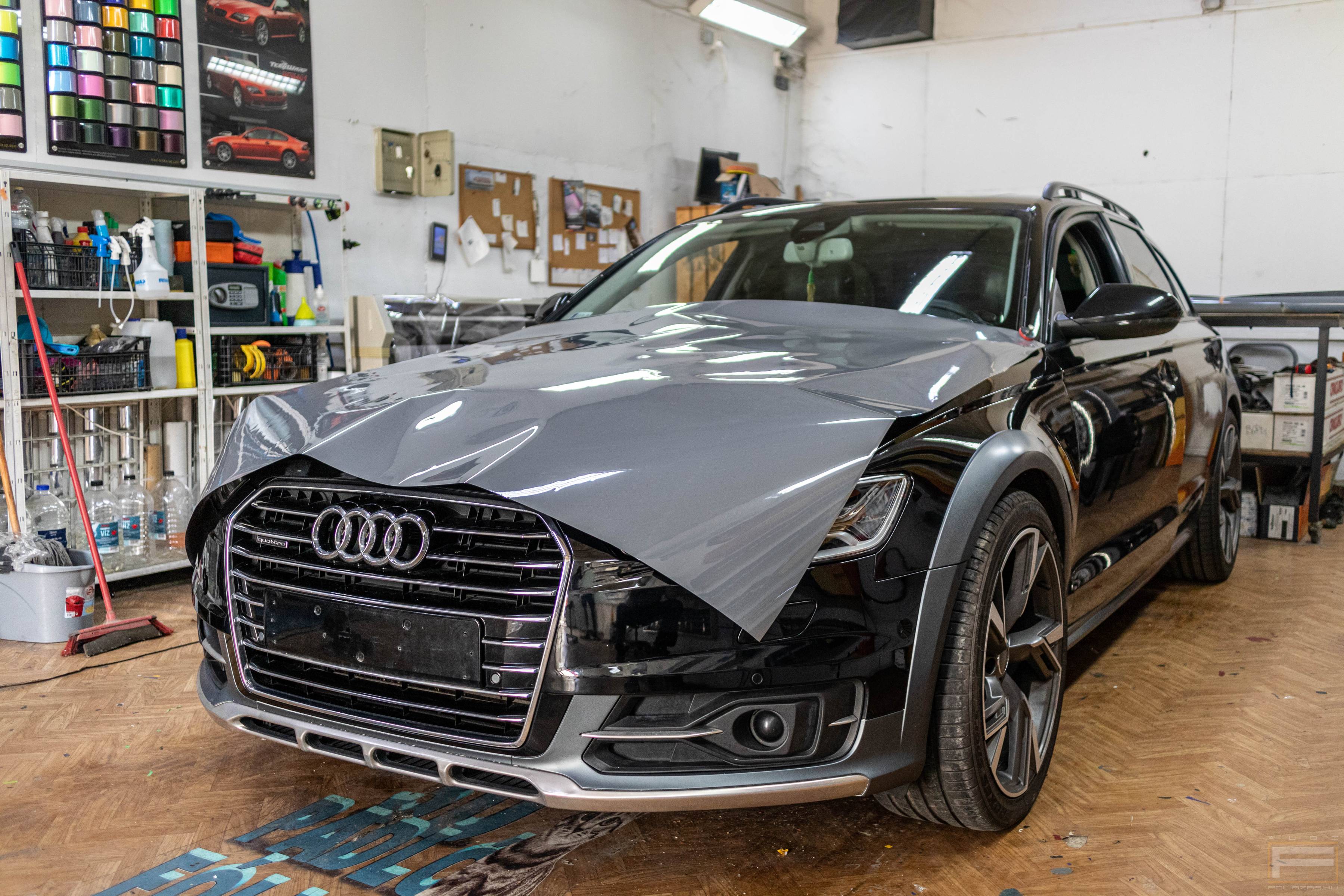 Audi fóliázás telepítése gépháztetőre 1. illusztráció