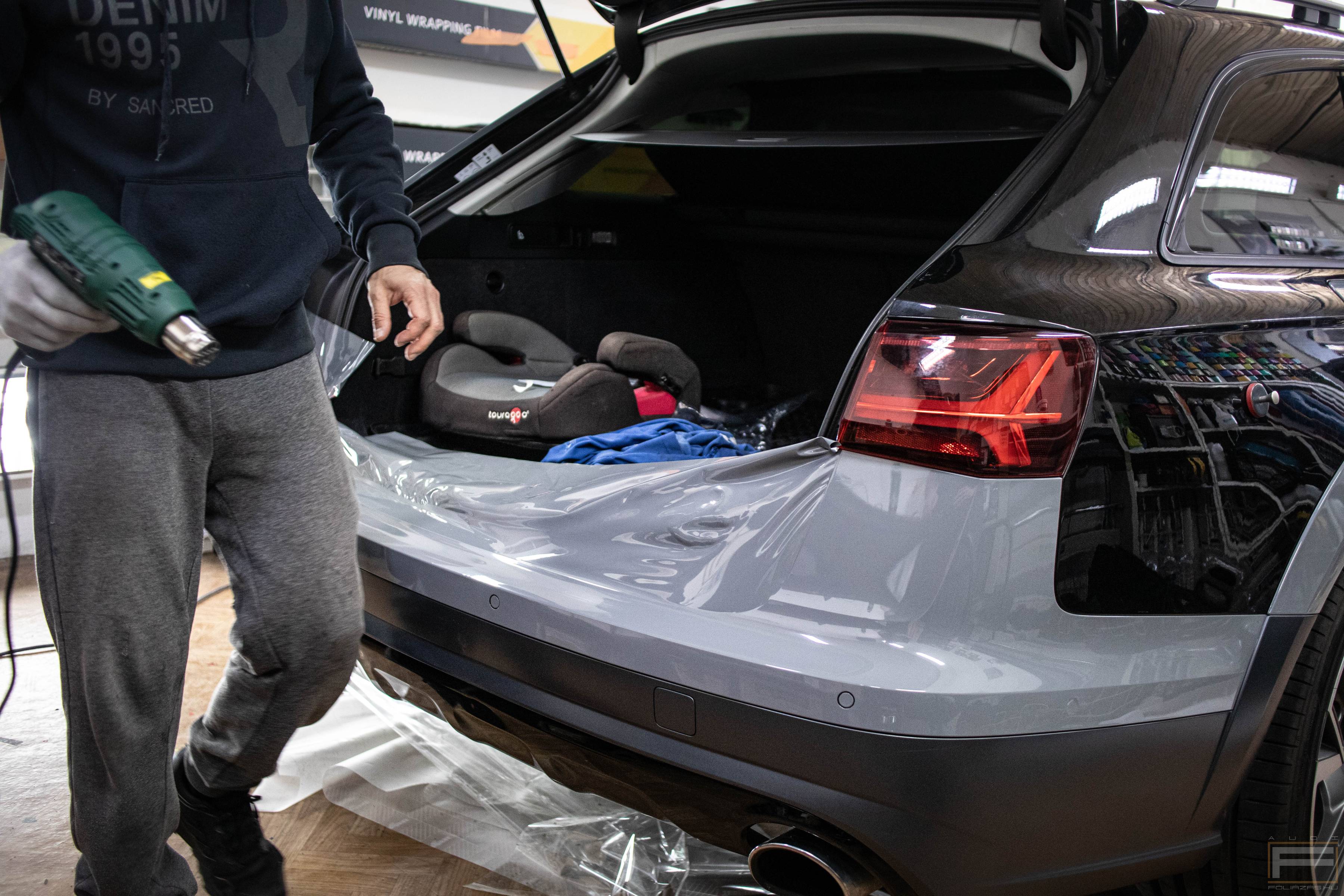 Audi fóliázás telepítése hátsó lökhárítóra 1. illusztráció